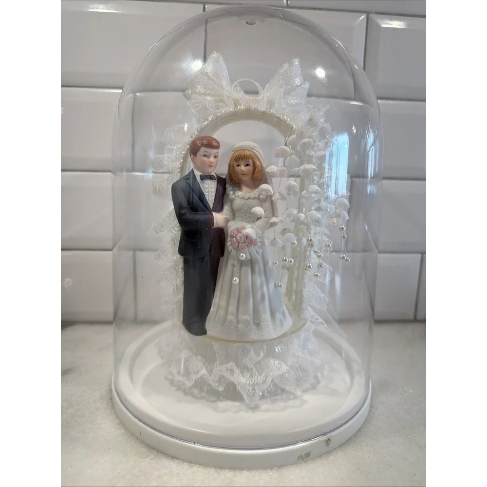 Vintage 1990's Wilton Designer Series Wedding Cake Topper Bride and Groom GW995